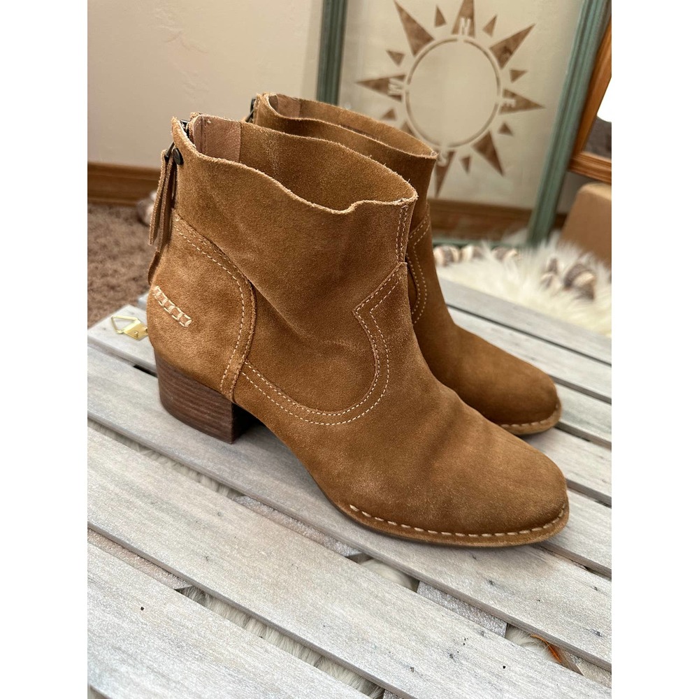 Ugg Bandara Suede Heeled Ankle Boots